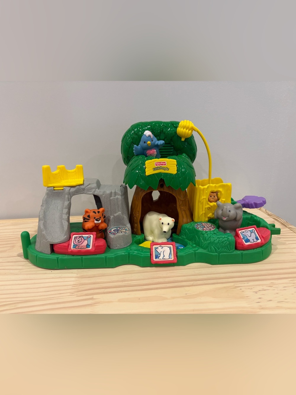 2001 Fisher-Price Little People Animal Sounds Zoo